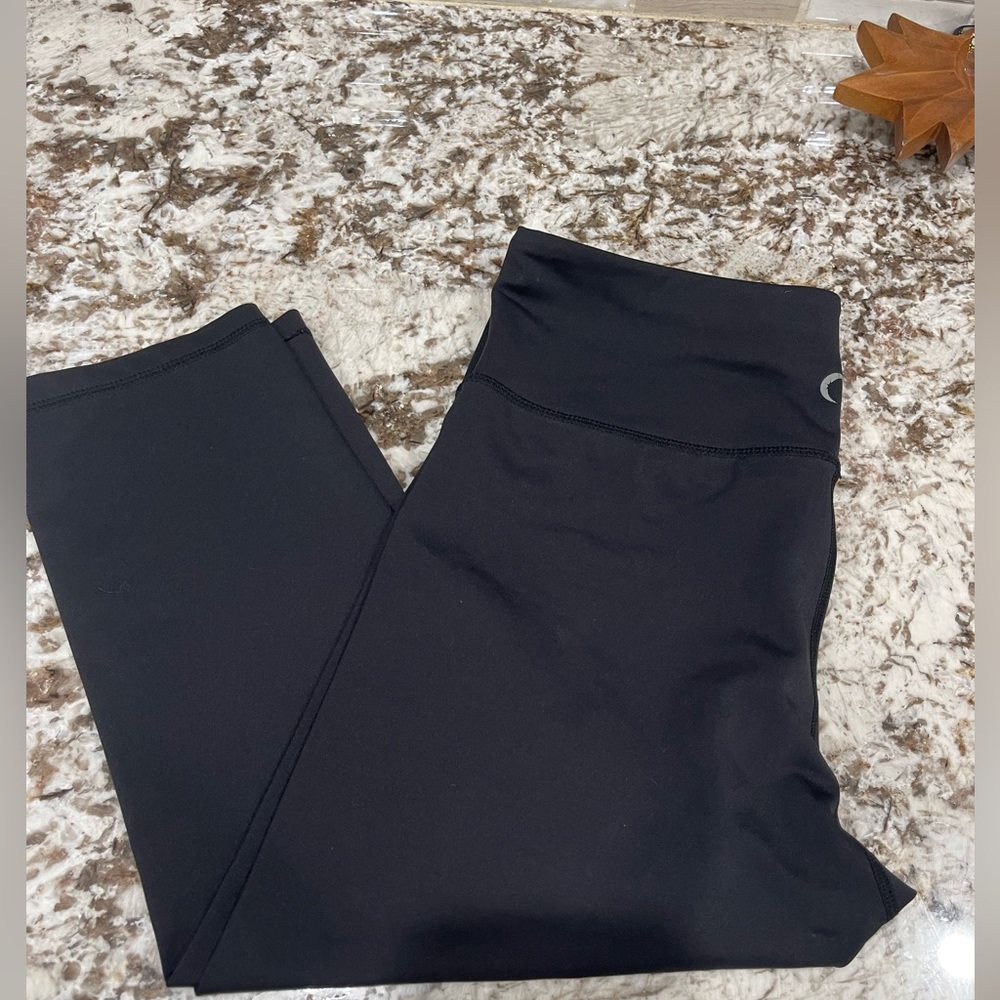 Zyia Light n Tight Crops